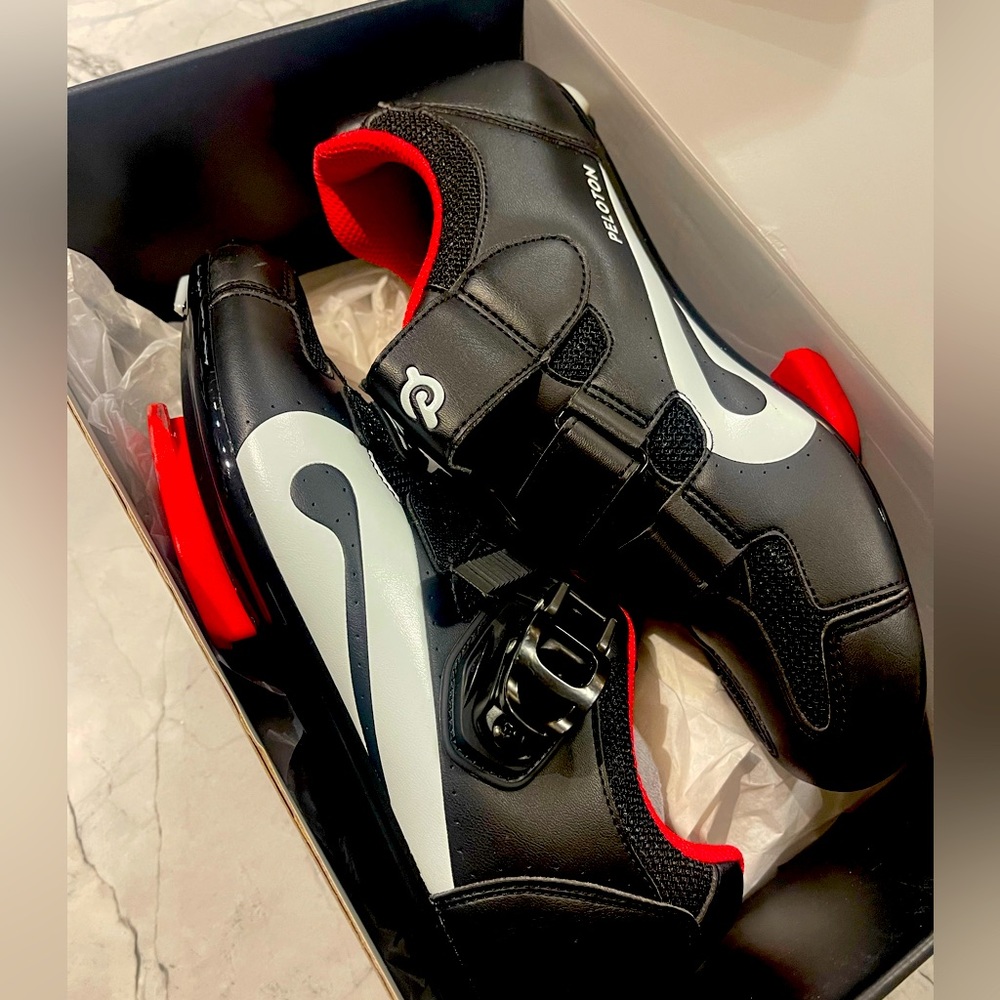 Peloton Cycling Shoes, Size 39 (US 8) Ladies